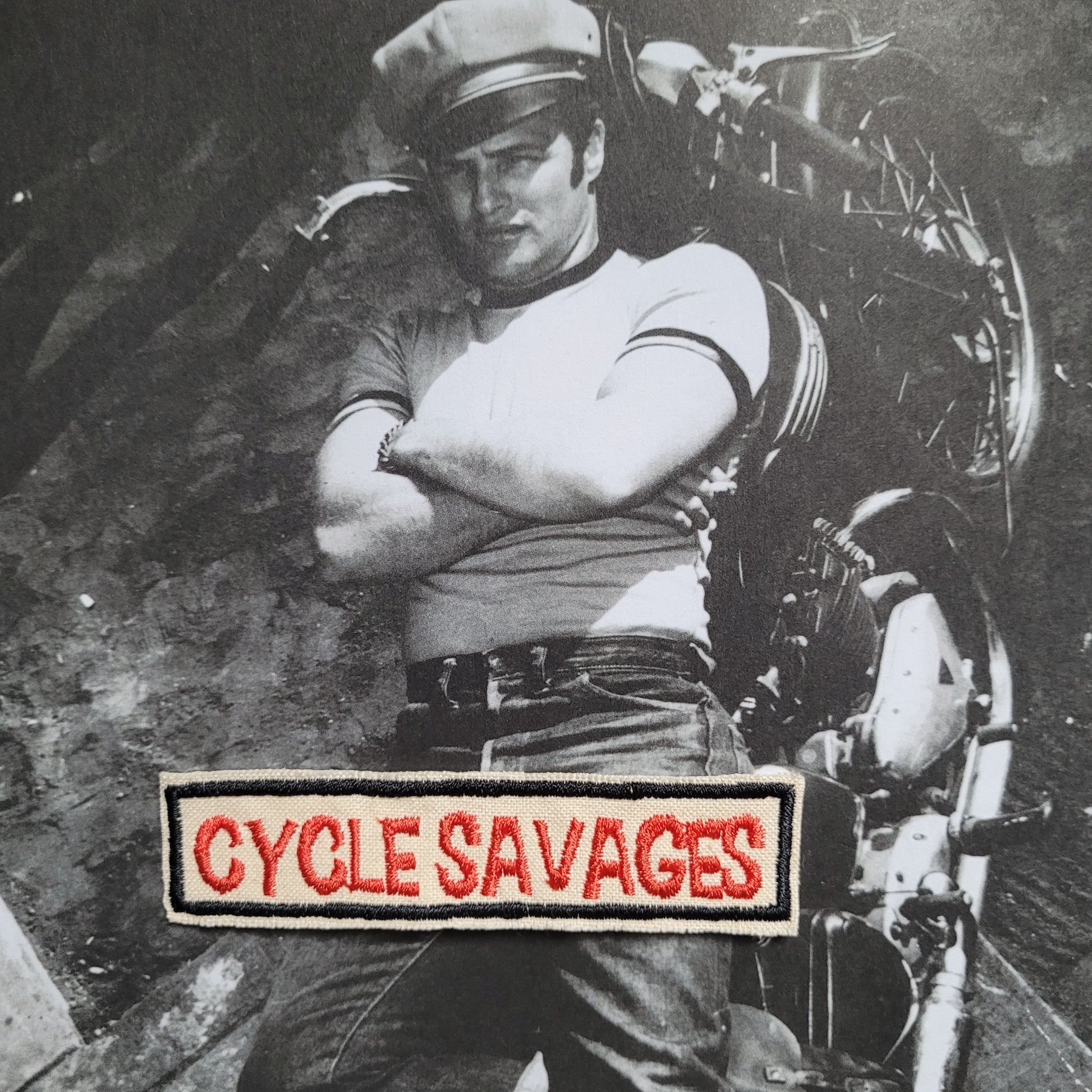 Patch brodé rare " Cycle Savages" C'est notre nom Punk and Coton Sur VIEUX TISSU COTON - PUNK & COTON