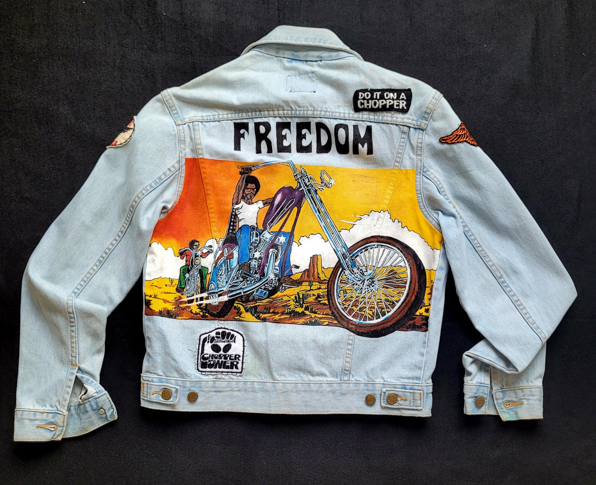 Handpainted Lee "Blacklight Chopper Motorcycle " in memory by Barry Lynn Hanson 1972 signed by the Shop Punk and Coton & Sophie - PUNK & COTON