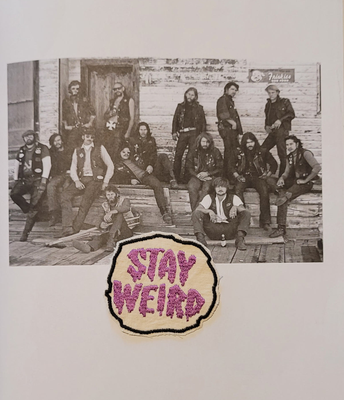 Patch Brodé "Stay weird" Version Purple EN VIEUX TISSU COTON