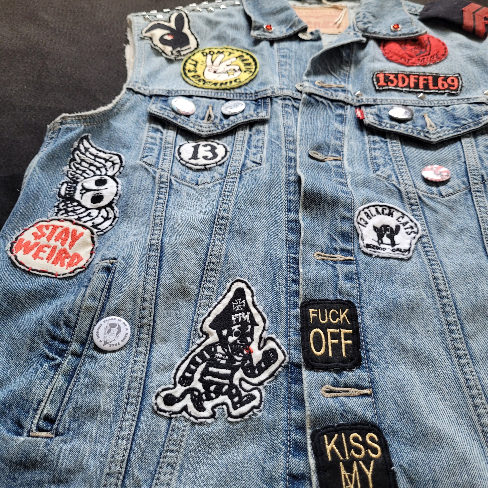 Handpainted Levi's Jacket "Rat Fink Choppers" / Veste sans manches Levi's peinte à la main - PUNK & COTON
