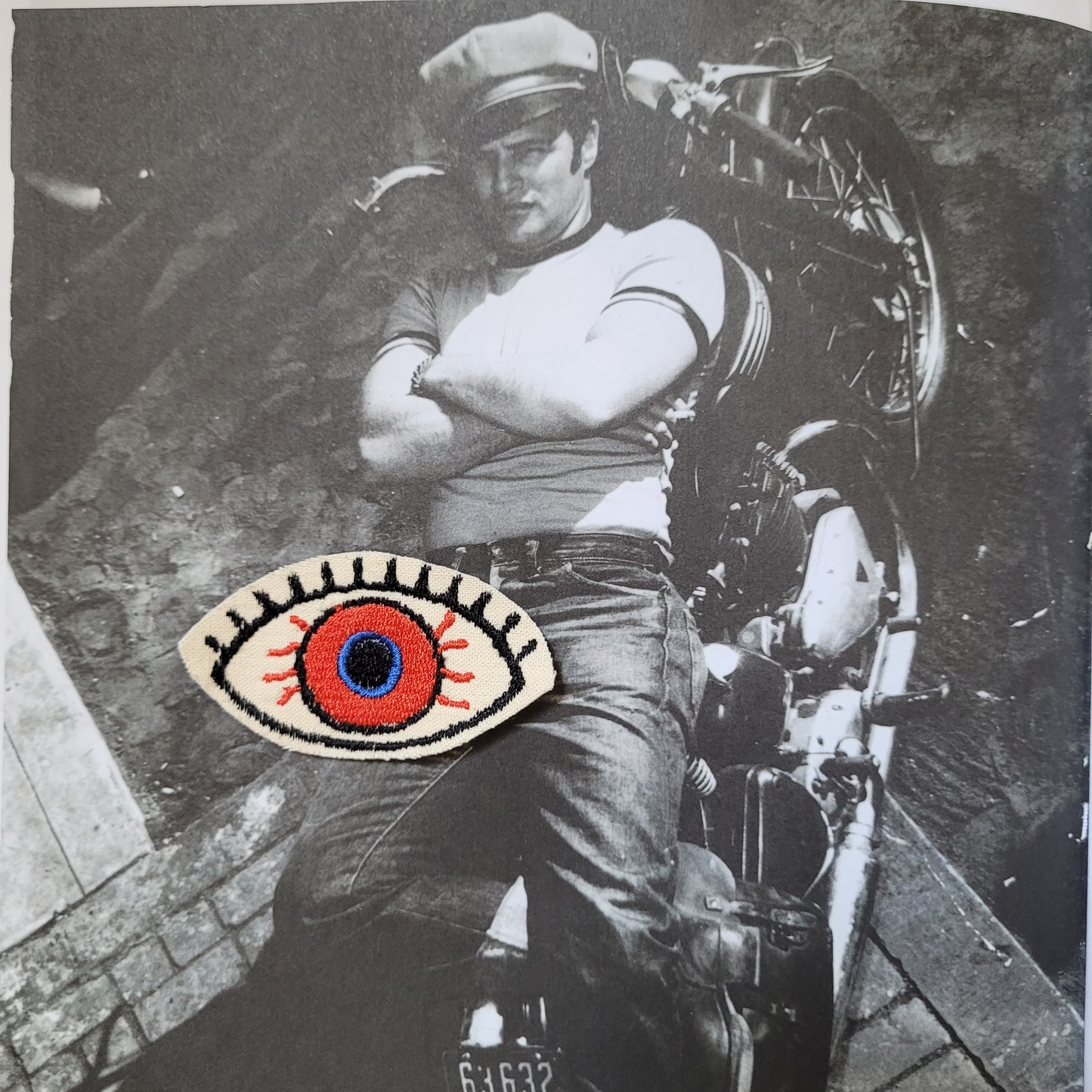 Parch Brodé "My Eye" sur vieux tissus - PUNK & COTON