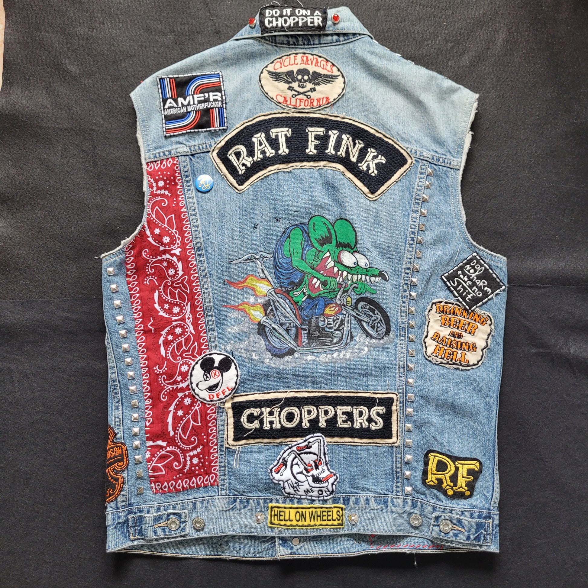 Handpainted Levi's Jacket "Rat Fink Choppers" / Veste sans manches Levi's peinte à la main - PUNK & COTON