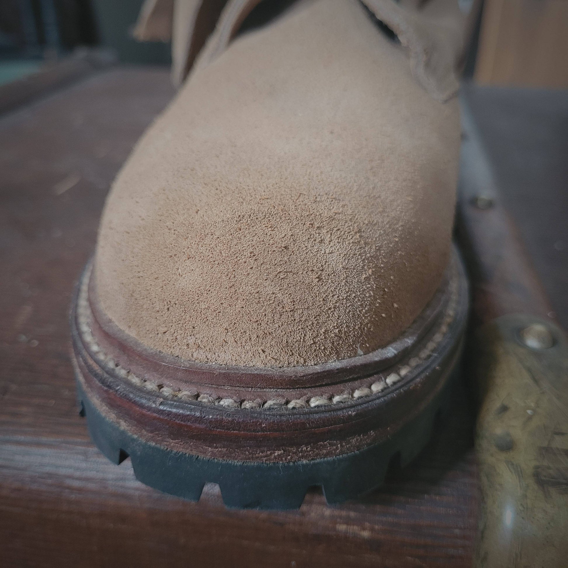 Brand new loggers reverse leather / paire de loggers neuves cuir retourné. - L'Insoumis Clothing