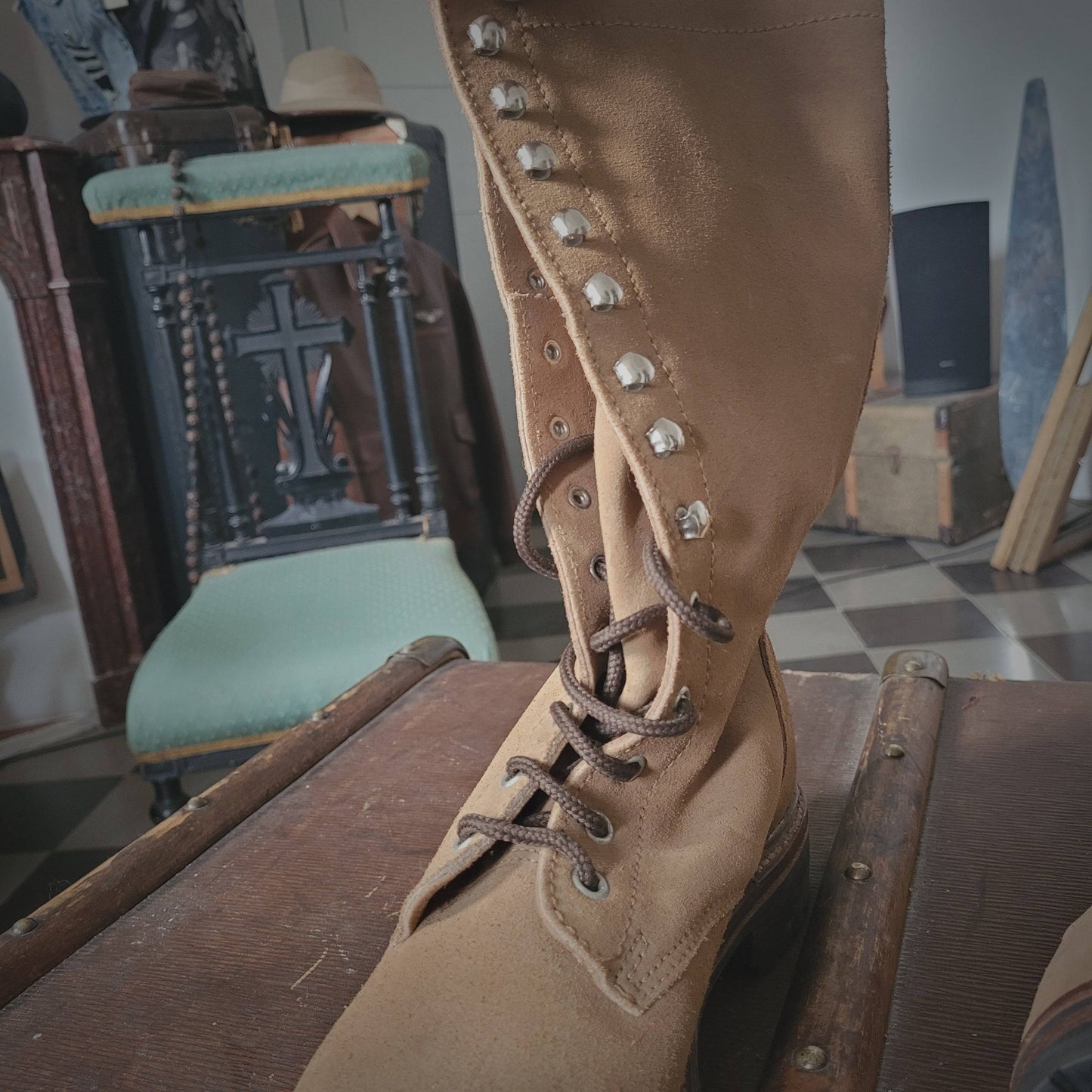 Brand new loggers reverse leather / paire de loggers neuves cuir retourné. - L'Insoumis Clothing